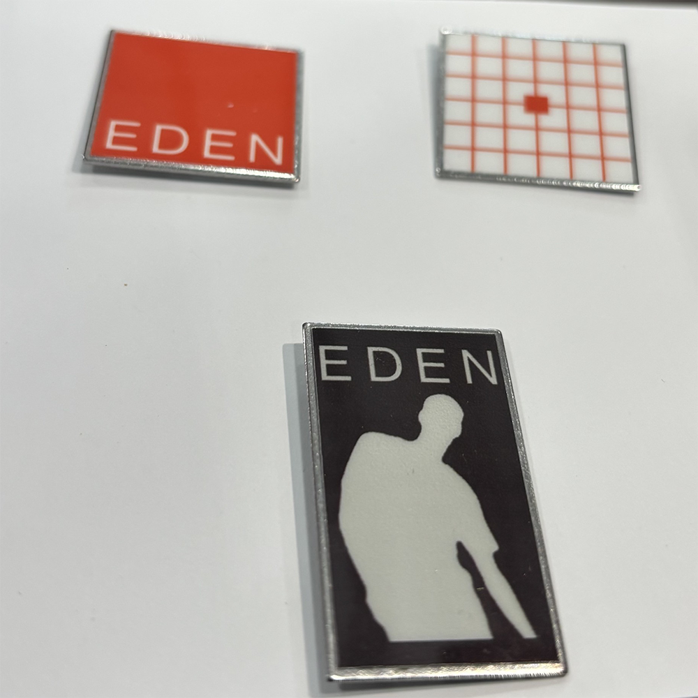 No Future Pin Set